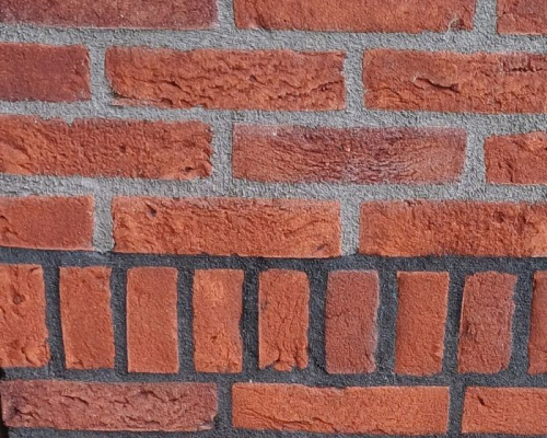 Metselsteen Azemerrood genuanceerd handvorm waalformaat.