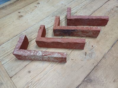 Steenstrip hoek rood - Geba 365