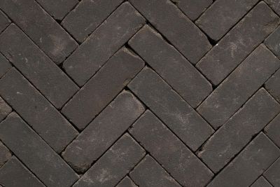 Gebakken dikformaat Geba 5029 zwart bezand getrommeld.
