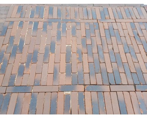 Gebakken Waaltjes bruin zwart getrommeld 8cm hoog.