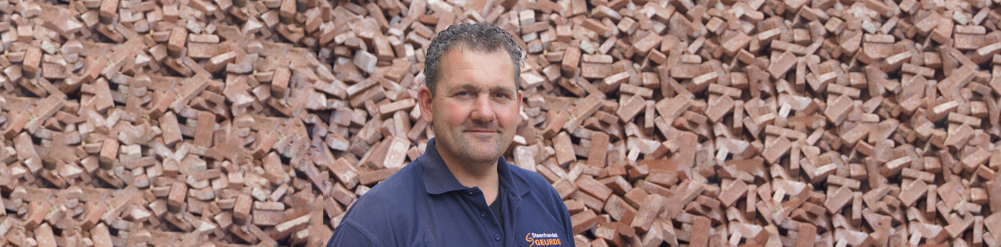 Specialist in metselstenen, steenstrips en sierbestrating voor particulier en zakelijk