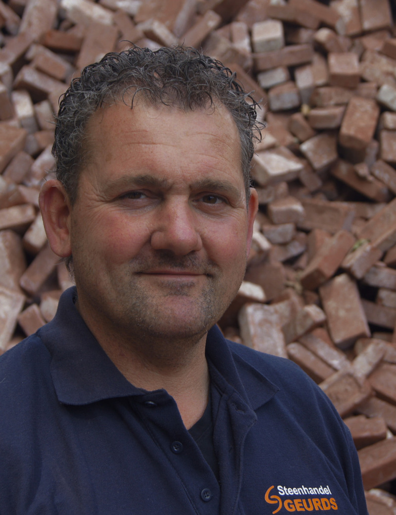 Specialist in metselstenen, steenstrips en sierbestrating voor particulier en zakelijk